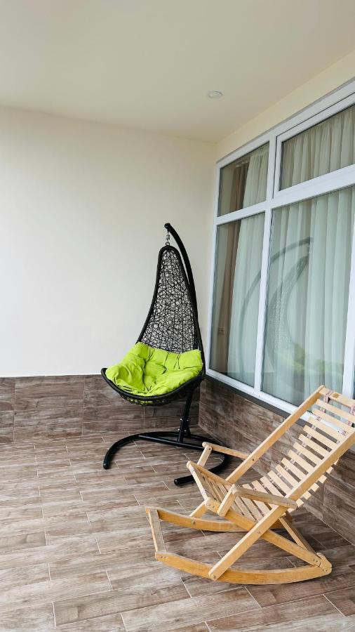 Magnolia Apartment Terrace 3 Batoemi Buitenkant foto