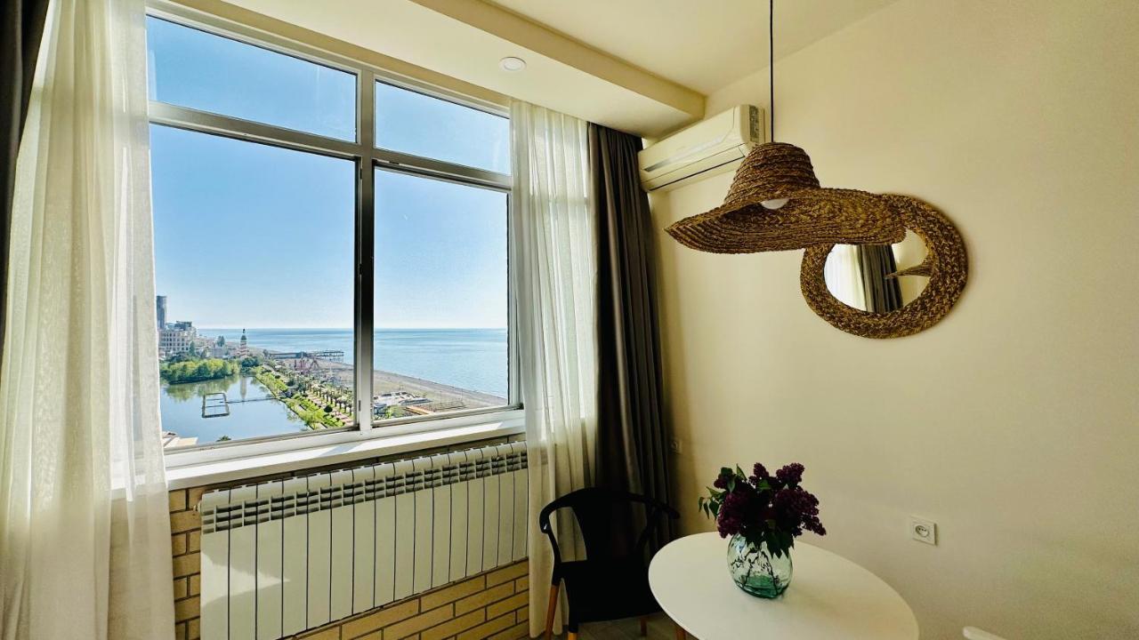 Magnolia Apartment Terrace 3 Batoemi Buitenkant foto